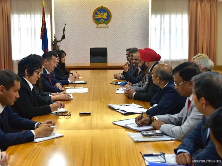 Л.Мөнхбаатар: Газрын тос боловсруулах үйлдвэрийг төлөвлөсөн хугацаанд нь ашиглалтад оруулахын төлөө бүх талаар дэмжиж ажиллана
